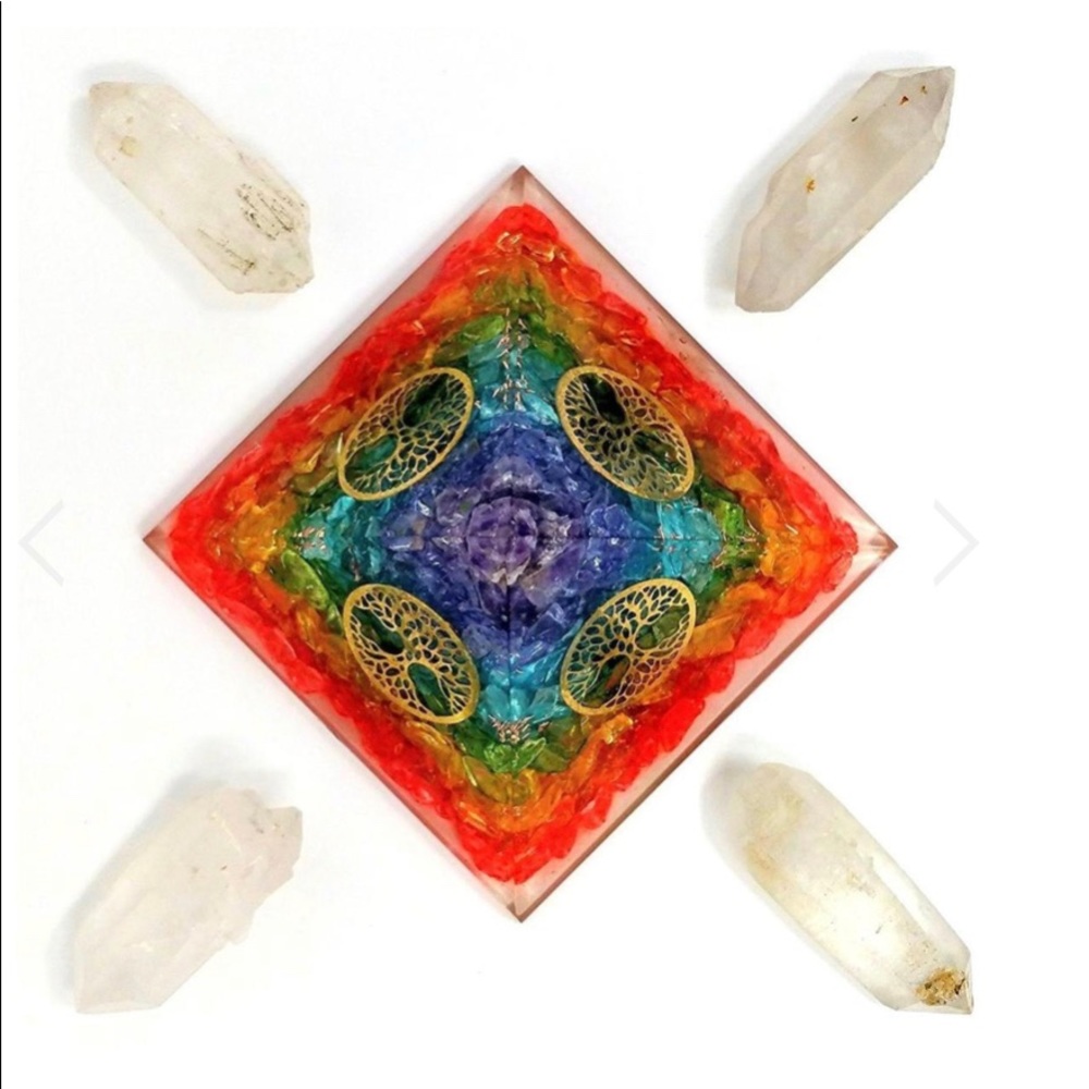 Small Tree of Life Orgone Pyramid with FREE Gift - Picture 3 of 3